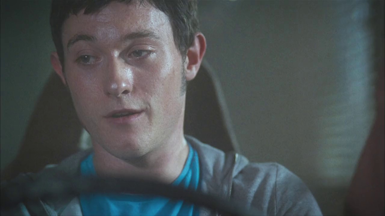 Roadkill (2011) BluRay Hin + Eng + Tam + Tel 720p x264 AVC AAC 2.0.mkv.0004